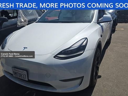 Used 2024 Tesla Model Y Long Range AWD/4WD image 3