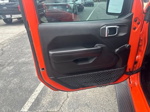 Used 2018 Jeep Wrangler Sport AWD/4WD image 12