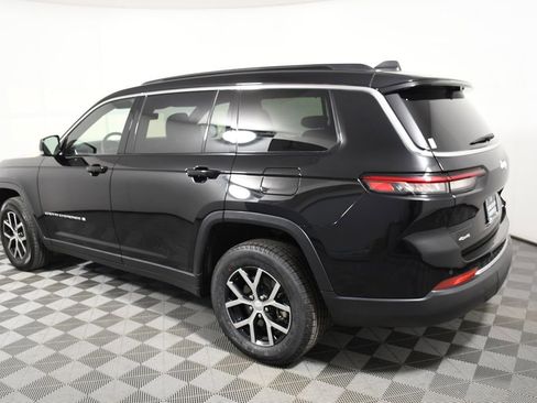 Used 2024 Jeep Grand Cherokee L Limited w/ Luxury Tech Group II AWD/4WD image 3