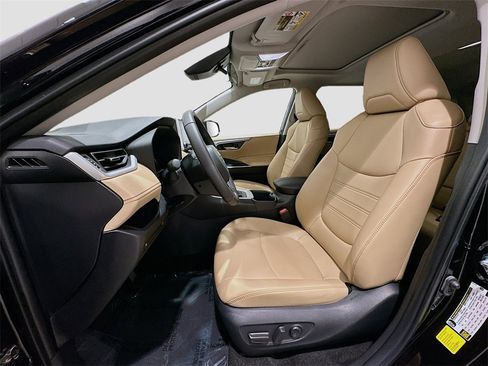 Used 2025 Toyota RAV4 XLE Premium image 20