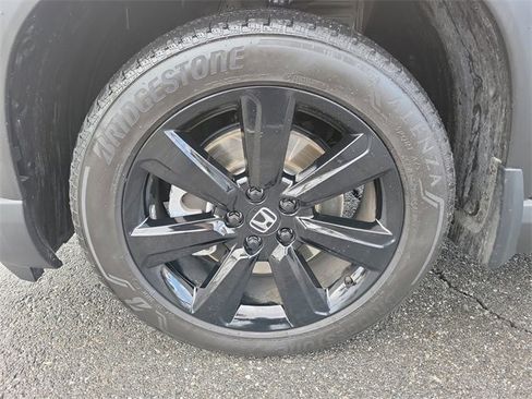 Used 2025 Honda Pilot Black Edition image 31