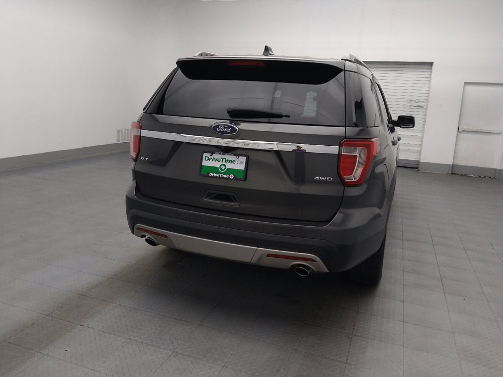 Used 2017 Ford Explorer XLT w/ Equipment Group 202A AWD/4WD image 7