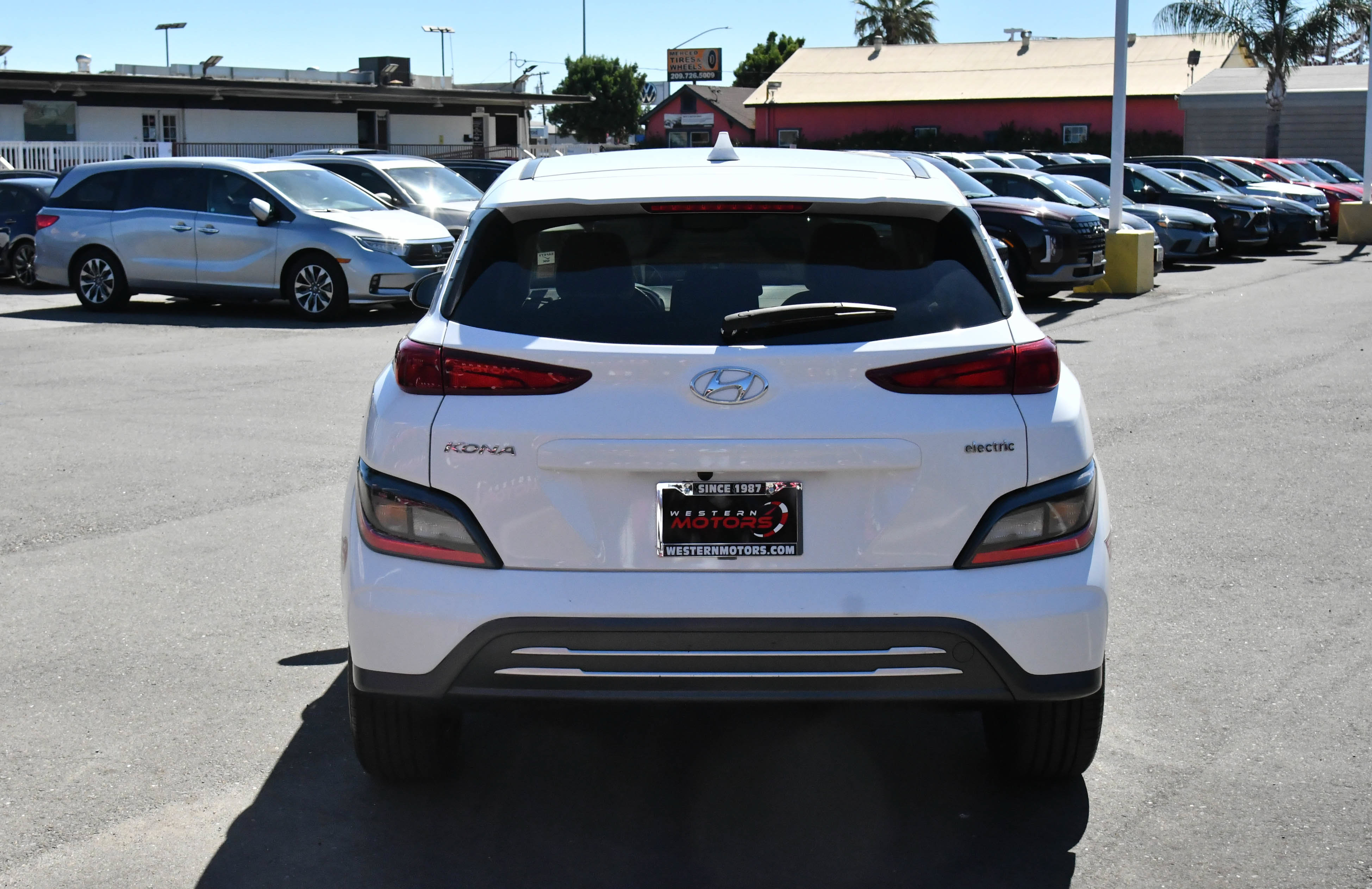 Used 2023 Hyundai Kona SEL w/ Cargo Package FWD image 7