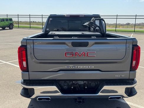 Used 2022 GMC Sierra 1500 SLT AWD/4WD image 10