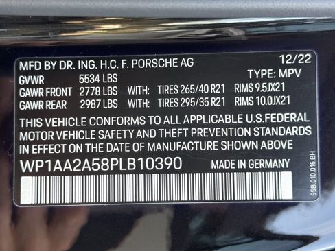 Certified 2023 Porsche Macan Turbo image 37