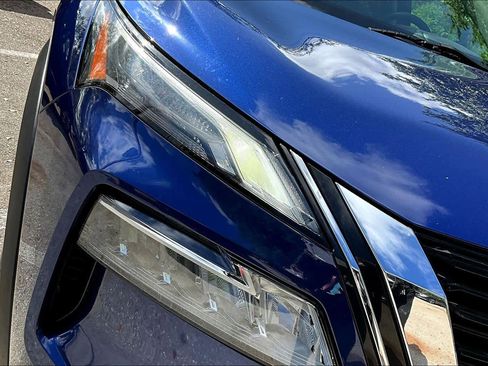 Used 2023 Nissan Rogue SV image 27