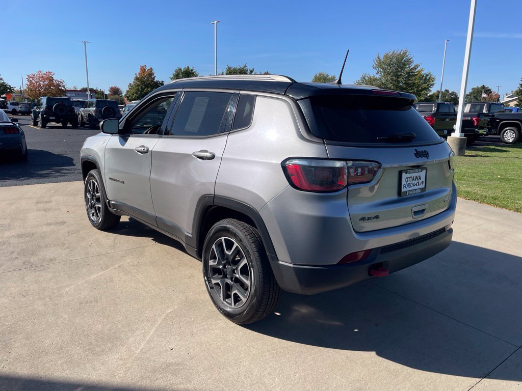Used 2019 Jeep Compass Trailhawk AWD/4WD image 7