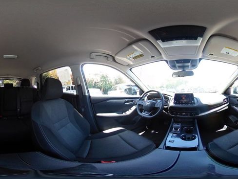 Used 2025 Nissan Rogue SV FWD image 44
