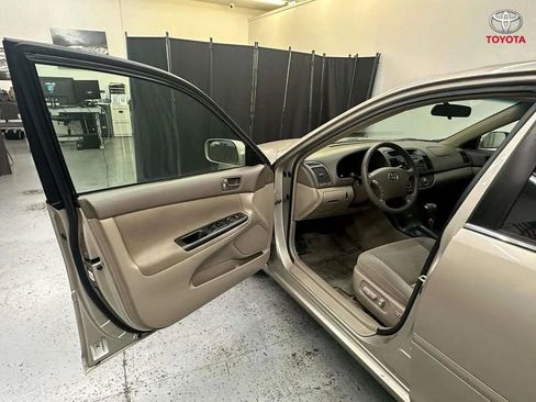 Used 2005 Toyota Camry LE image 17