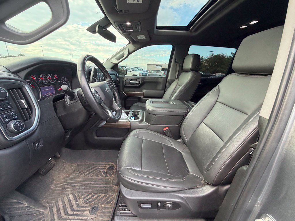 Used 2021 Chevrolet Silverado 1500 LT Trail Boss w/ Convenience Package II AWD/4WD image 3