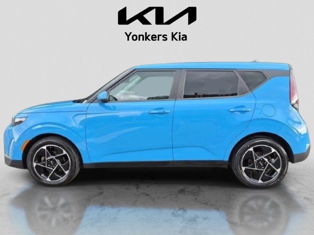 Certified 2023 Kia Soul EX FWD image 9