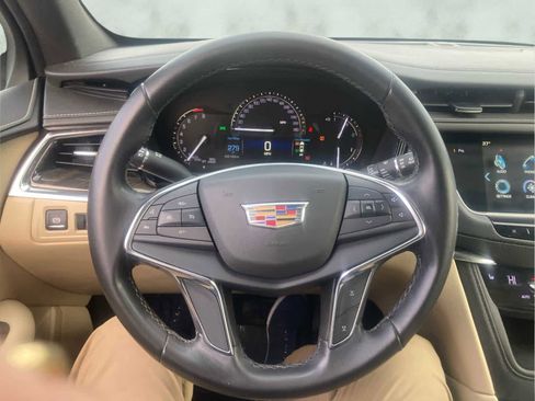 Used 2018 Cadillac XT5 AWD image 23