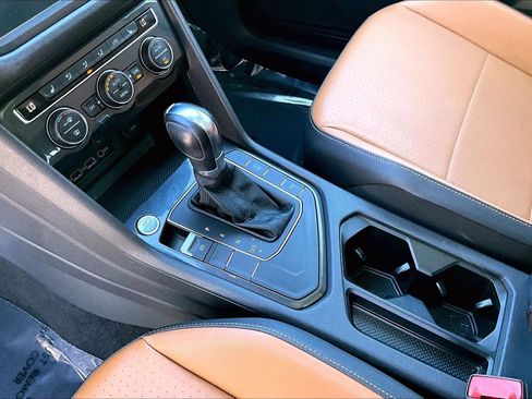 Used 2019 Volkswagen Tiguan SEL image 17