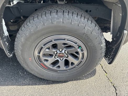 Certified 2025 Nissan Frontier PRO-4X AWD/4WD image 8