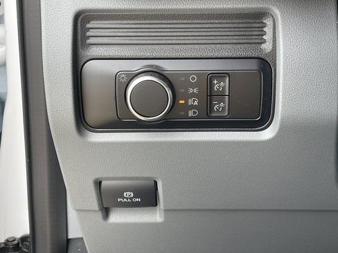 Used 2024 Ford F550 4x4 Crew Cab Super Duty image 28
