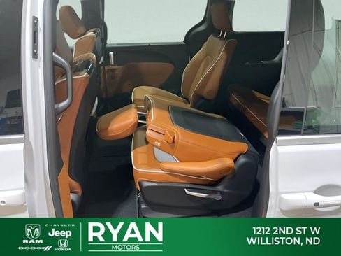 New 2026 Chrysler Pacifica Pinnacle image 47