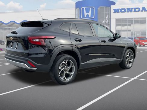 Used 2024 Chevrolet Trax LT image 9