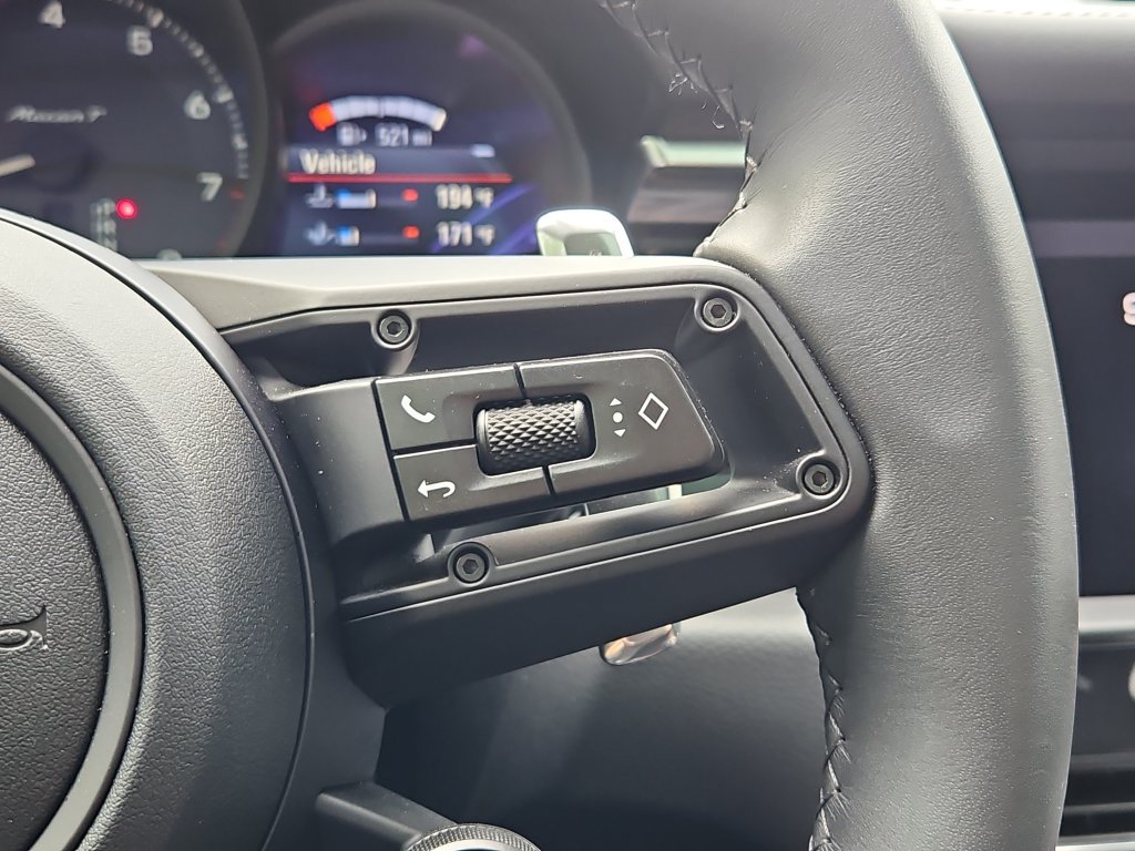Certified 2026 Porsche Macan Turbo AWD/4WD image 32