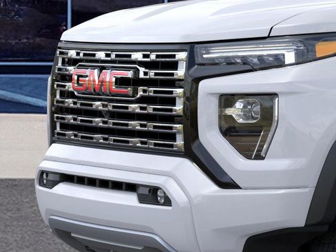 New 2026 GMC Canyon Denali image 13