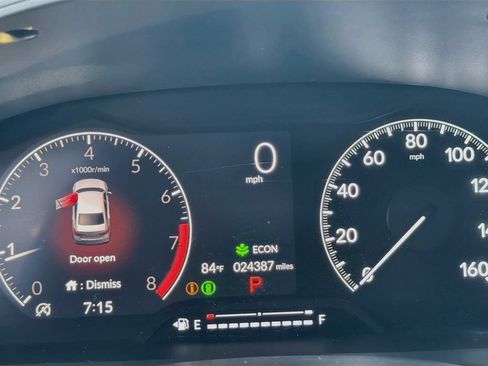 Used 2025 Honda Civic Sport image 11