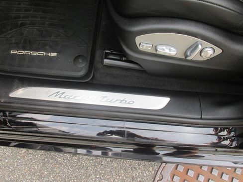 Used 2018 Porsche Macan Turbo image 52