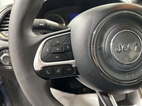 Used 2023 Jeep Renegade Latitude AWD/4WD image 22