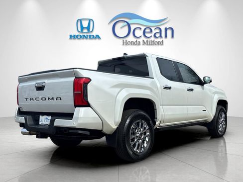 Used 2024 Toyota Tacoma Limited w/ Limited Package (LT) image 3