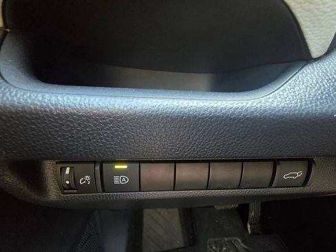 Used 2025 Toyota RAV4 XLE w/ Convenience Package FWD image 18