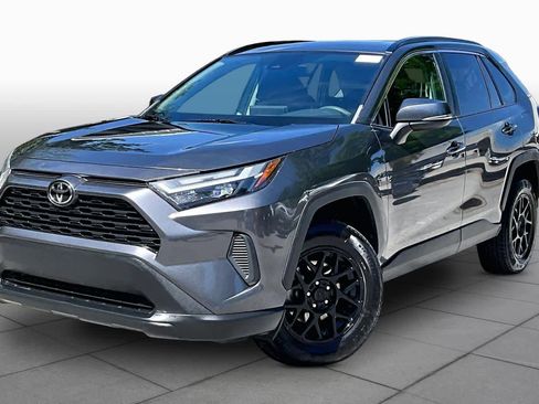 Used 2022 Toyota RAV4 XLE w/ Convenience Package image 1