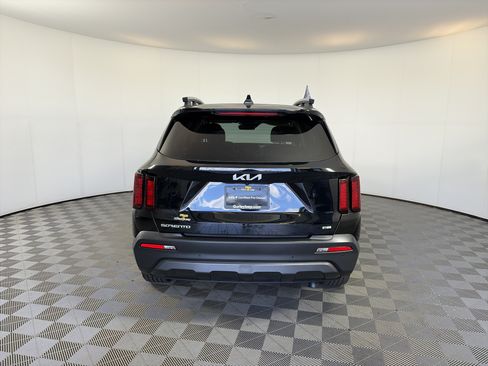 Certified 2023 Kia Sorento X-Line EX AWD/4WD image 9