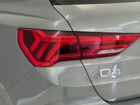 Used 2021 Audi Q3 2.0T Premium w/ Convenience Package AWD/4WD image 29