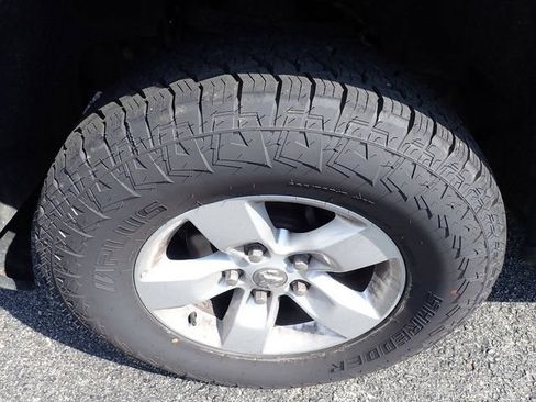 Used 2021 RAM 1500 Classic SLT AWD/4WD image 10