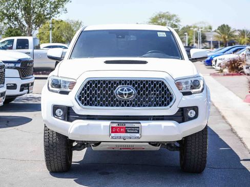 Used 2019 Toyota Tacoma TRD Sport AWD/4WD image 2