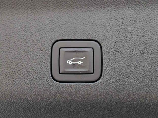 Used 2025 Chevrolet Tahoe RST w/ Comfort Package AWD/4WD image 32