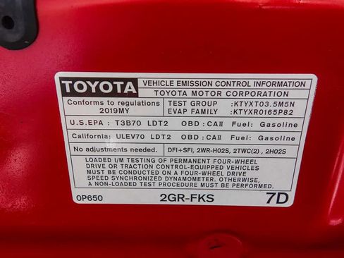 Used 2019 Toyota Tacoma TRD Off-Road w/ Technology Package AWD/4WD image 28
