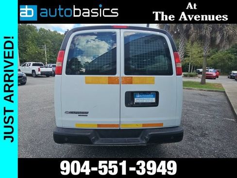 Used 2016 Chevrolet Express 2500 RWD image 4