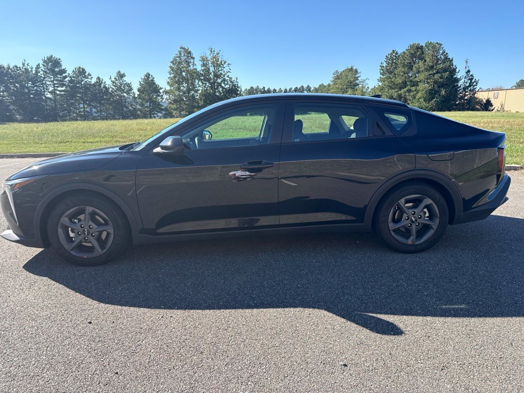 Used 2026 Kia K4 FWD image 4