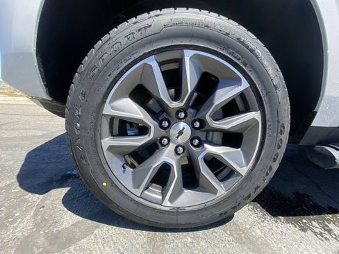 Used 2023 Chevrolet Tahoe Z71 w/ Z71 Off-Road Package AWD/4WD image 10