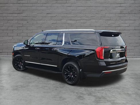 Used 2021 GMC Yukon XL SLT w/ Rear Media and Nav Package AWD/4WD image 4