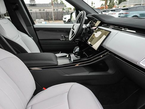 New 2026 Land Rover Range Rover Sport Dynamic SE AWD/4WD image 17