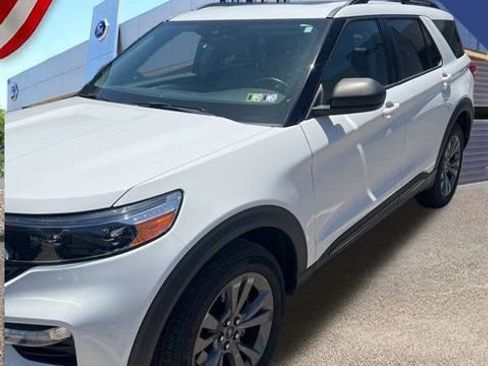 Used 2021 Ford Explorer XLT w/ Equipment Group 202A AWD/4WD image 2