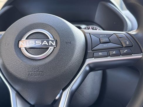 New 2025 Nissan Sentra SV w/ Trunk Package FWD image 28