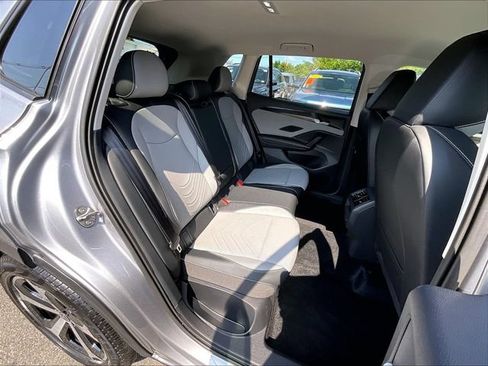 Used 2026 Volkswagen Tiguan SE AWD/4WD image 21