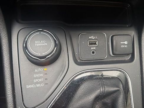 Certified 2020 Jeep Cherokee Limited image 13