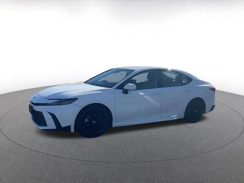 Used 2025 Toyota Camry LE image 8