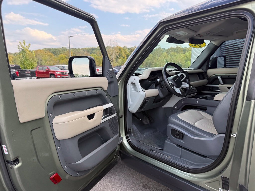 Certified 2022 Land Rover Defender 90 X-Dynamic HSE AWD/4WD image 21