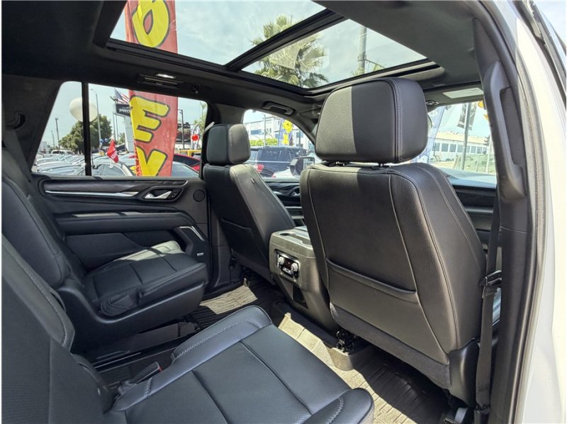 Used 2021 GMC Yukon Denali w/ Denali Premium Package RWD image 30