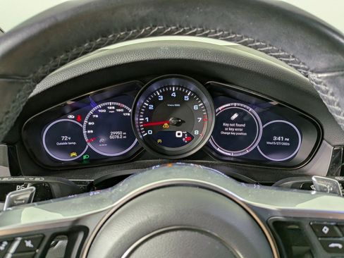 Certified 2023 Porsche Cayenne Platinum Edition AWD/4WD image 16