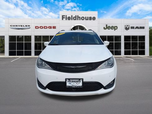 Used 2020 Chrysler Pacifica Touring-L Plus FWD image 2