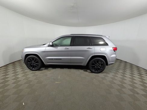 Used 2018 Jeep Grand Cherokee Altitude image 16